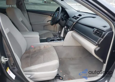 2014 Toyota Camry Hybrid Xle z USA, uszkodzony, nr VIN 4T1BD1FK5EU104832